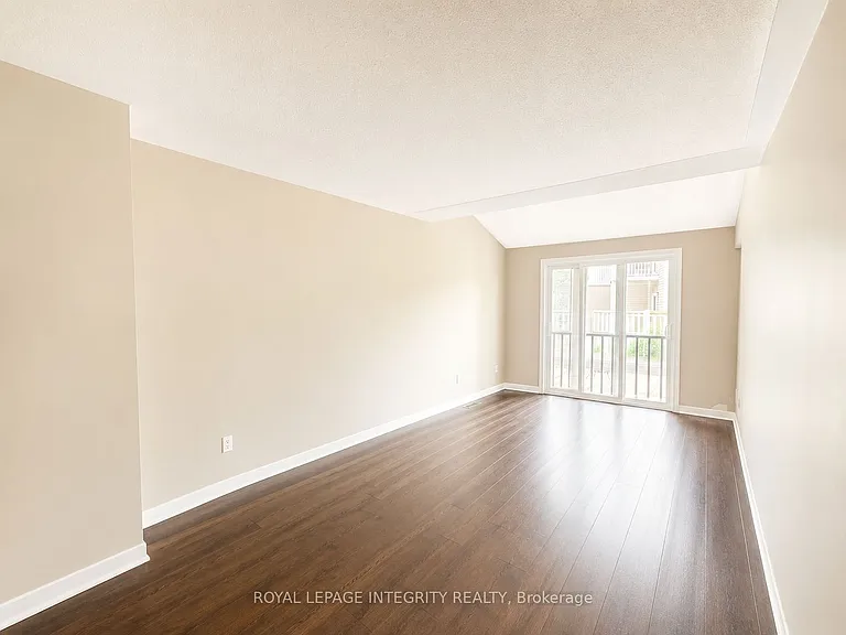 12 Kimbolton Cres — Photo 6