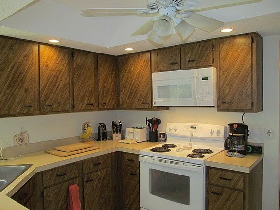 4th image of 15 Broadmore Cir