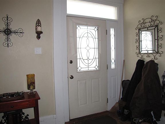 3rd image of 209 W Newell St