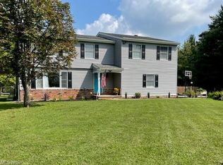 9474 Taylor May Rd, Chagrin Falls, OH 44023