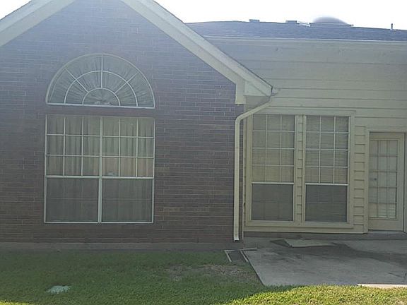 4th image of 15210 Oak Lake Glen Dr