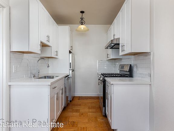 3rd image of 35 Casa Way APT 202