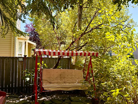 Front yard swing