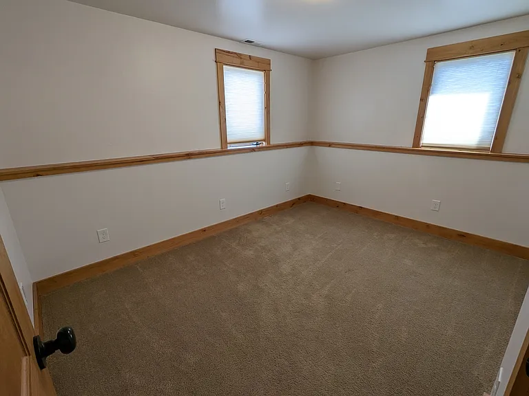 75 Boxwood Dr #B — Photo 8