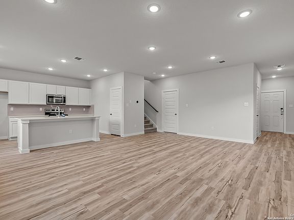 5th image of 14707 Emerio Drive