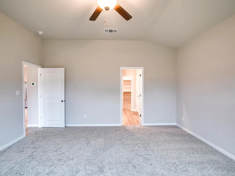 1532 Homestead Farms Dr — Photo 9