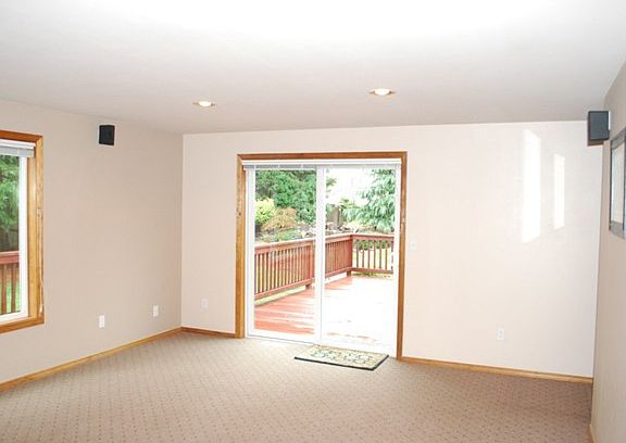 5th image of 4309 327th Pl SE