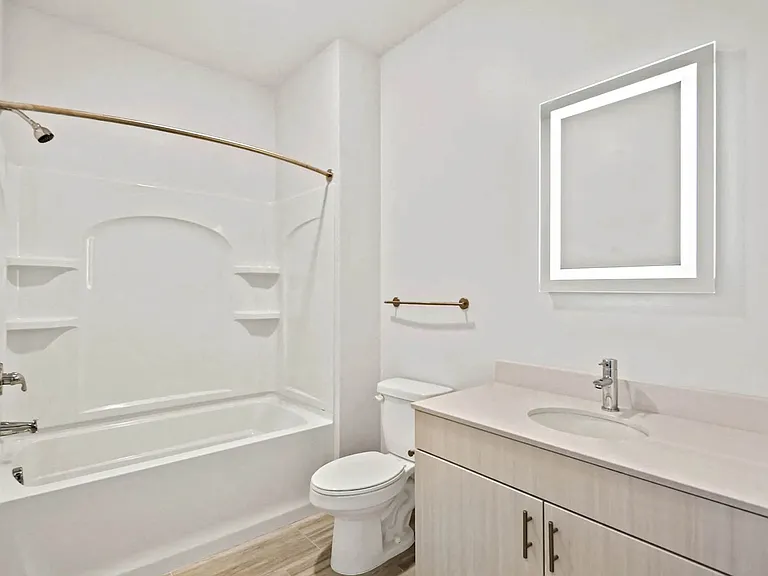 Metropolis Apartments — Photo 6