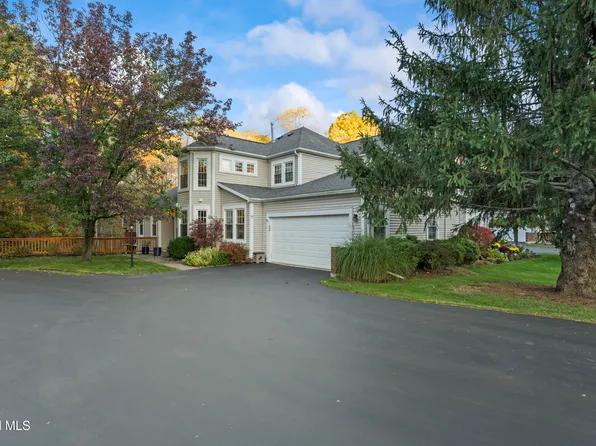 97 Killarney Drive, Schenectady, NY 12309
