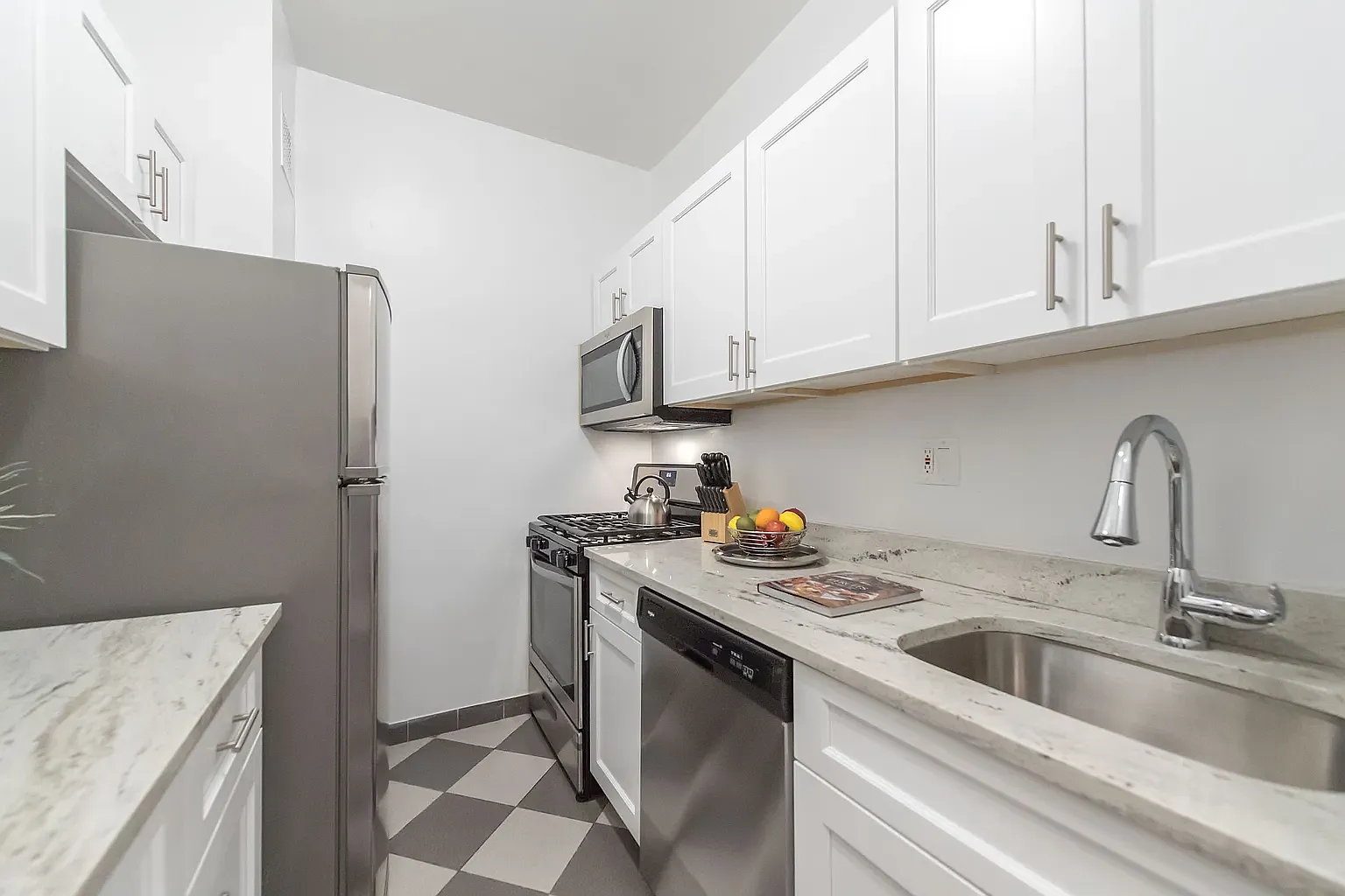 420 East 80th Street — Photo 4