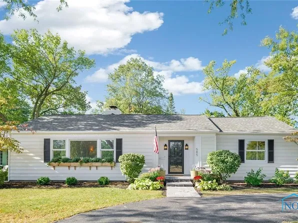 585 E 2nd St, Perrysburg, OH 43551