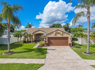 388 Fountainview Cir, Oldsmar, FL 34677
