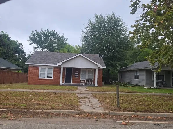 617 N Trinity St, Gilmer, TX 75644