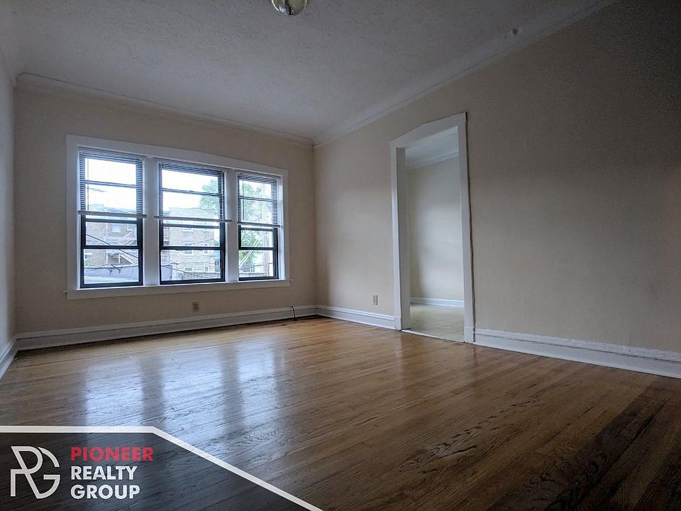 1st image of 2240 W Wilson Ave #211