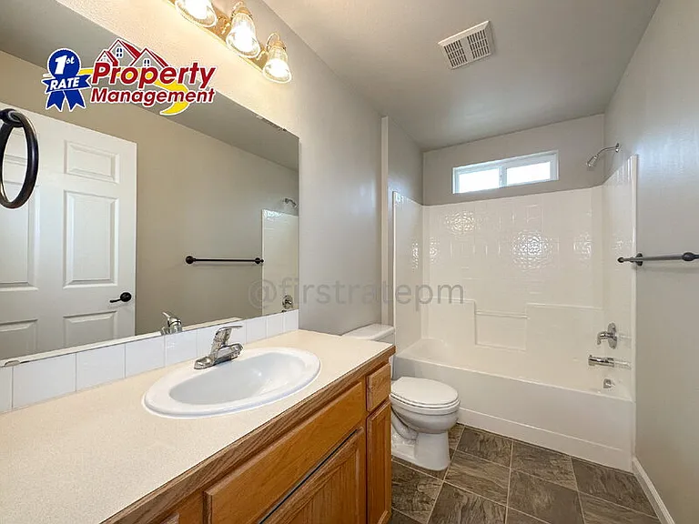 10151 W Garverdale Ln #201 — Photo 17