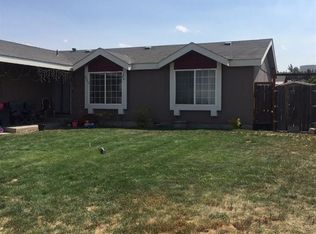 93 SE L St, Madras, OR 97741