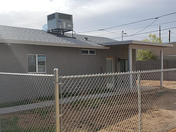 4th image of 3226 E Sunnyside Ln