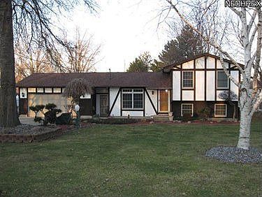 1st image of 749 Glantz Dr