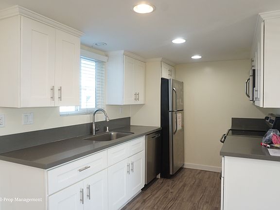 4th image of 3970 Crown Point Dr #B