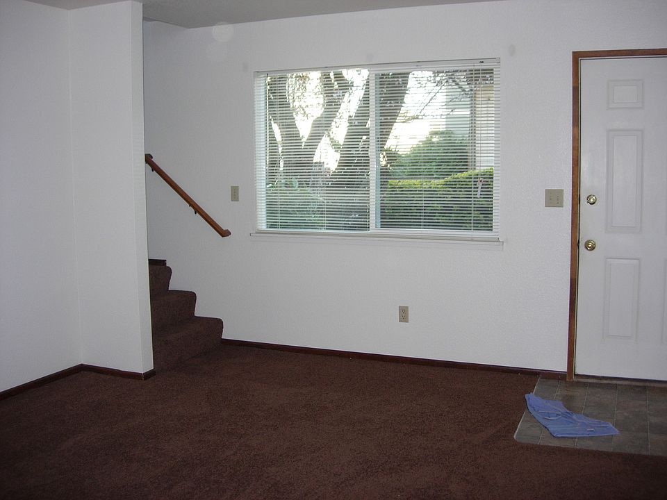 2nd image of 294 Hillsdale St #A