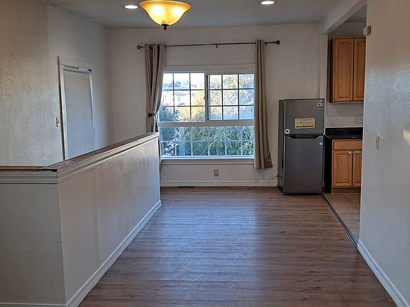 3rd image of 2557 Wallace St