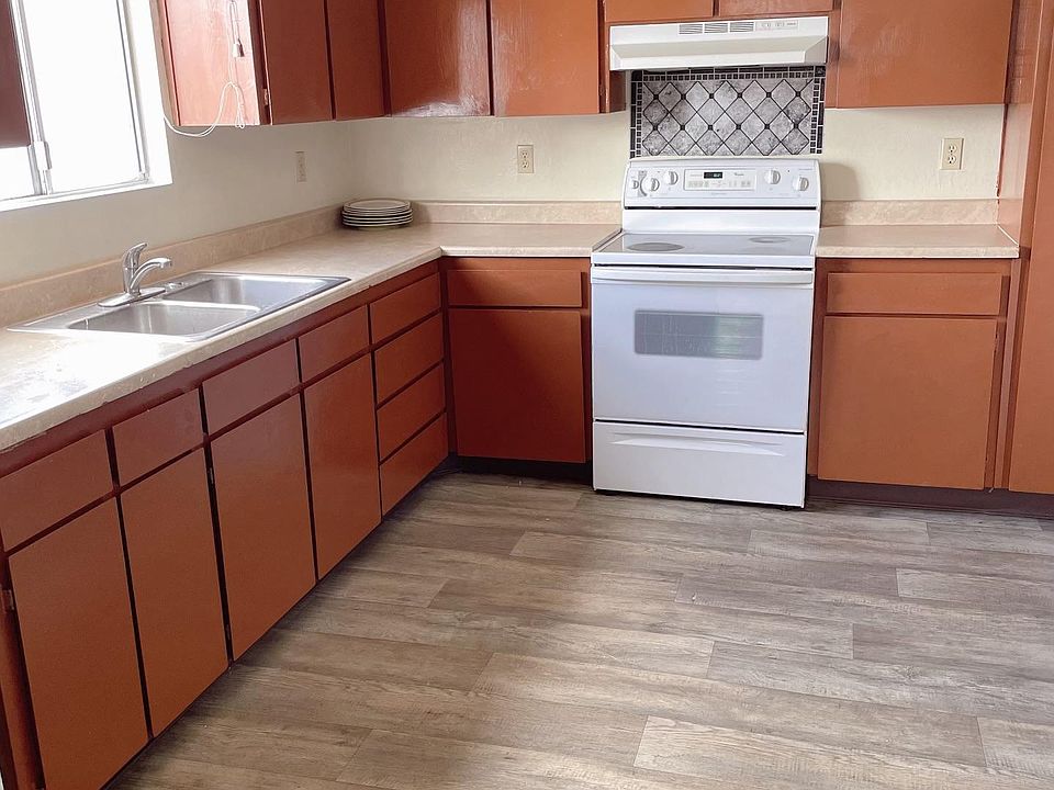 1st image of 1408 N Edmonds Dr APT 1