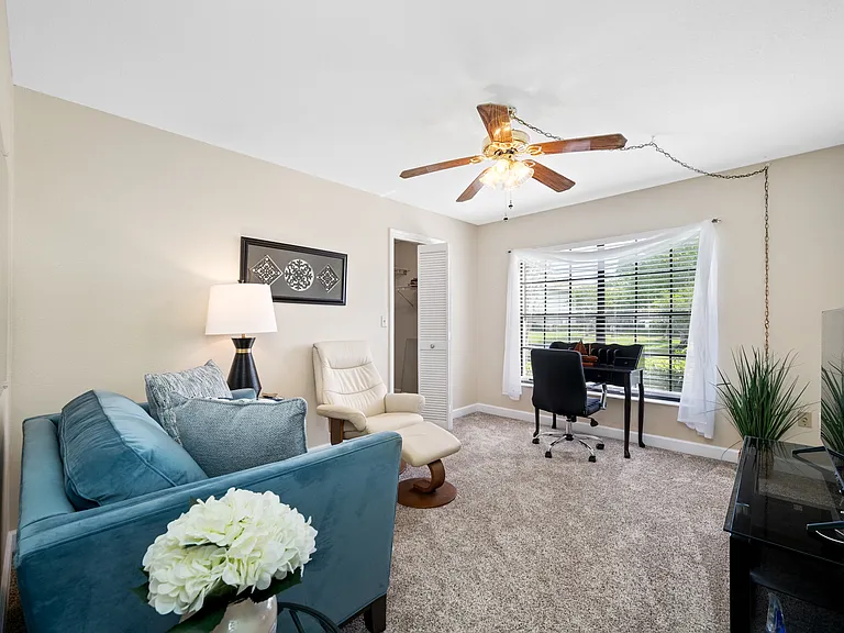 3301 Crystal Ct #D — Photo 23