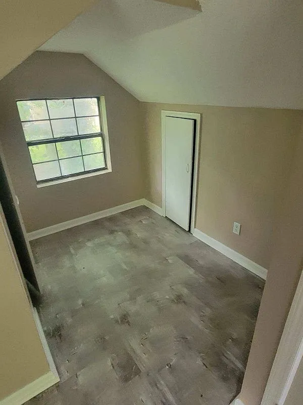 2 bed, 850 sqft, $950 — Photo 2