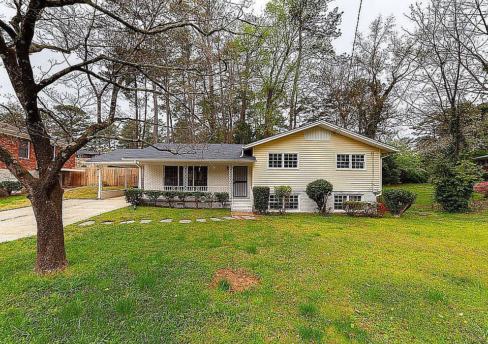 2nd image of 1815 Fort Valley Dr SW