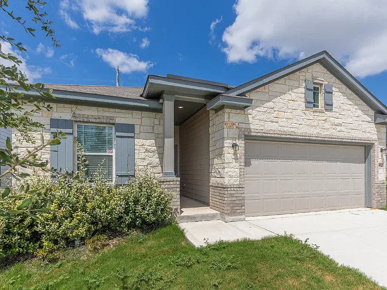 284 Ashley Loop — Photo 3