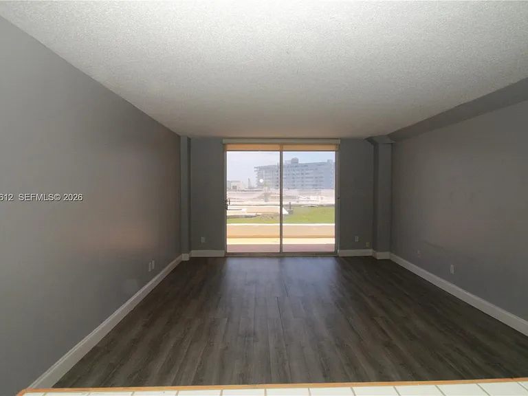 13499 Biscayne Blvd #412 — Photo 3