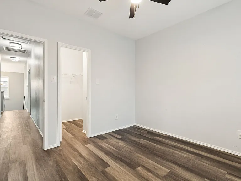 1016 Aviary — Photo 19