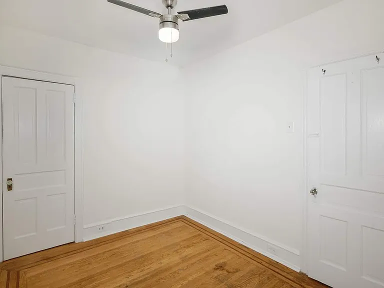 5326 Addison St — Photo 14