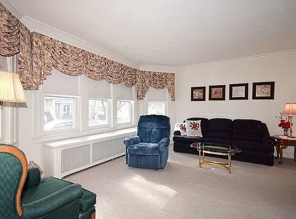 2nd image of 1009 Marengo Ave