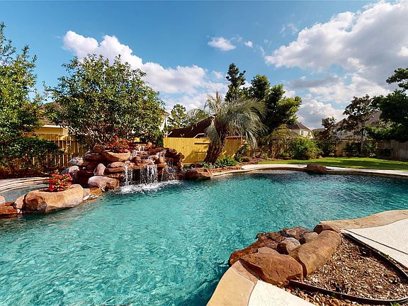 3rd image of 2930 Castlerock Ct