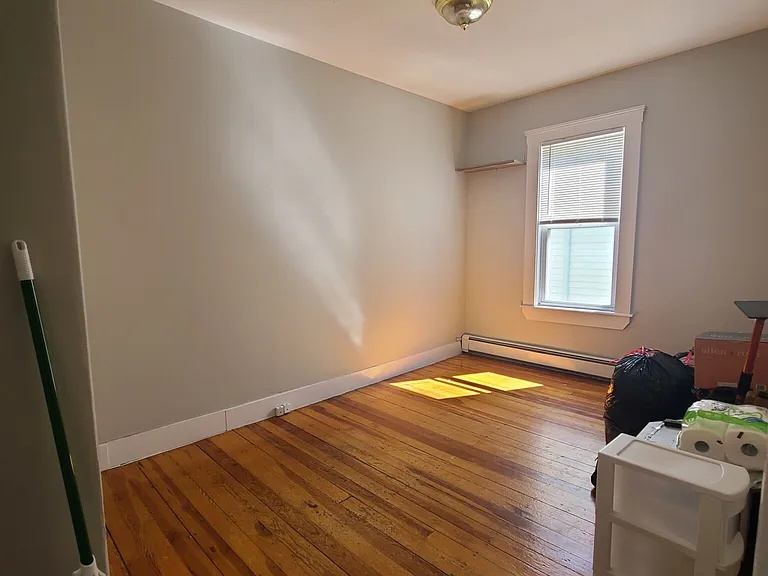 347 W 4th St #3 — Photo 23