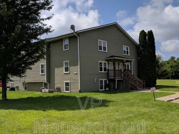 2218 Emerald Dr APT 1, Davenport, IA 52804
