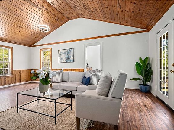 5th image of 103 Ellinor St