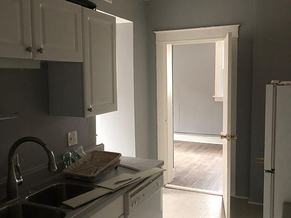 3rd image of 2307 Bellevue Ave #2s