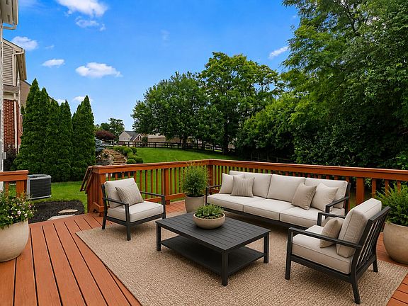 5th image of 2293 Treetop Ln