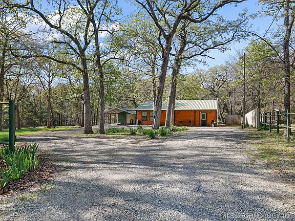 3rd image of 536 S Texoma Rd