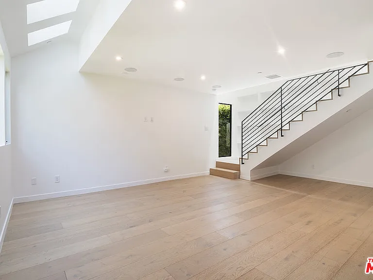 1813 Penmar Ave — Photo 9