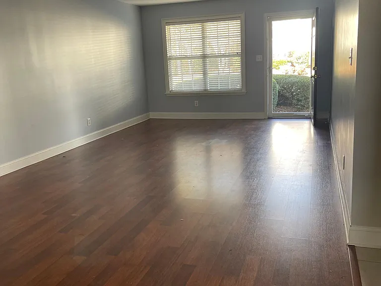 8223 Southgate Commons Dr — Photo 4