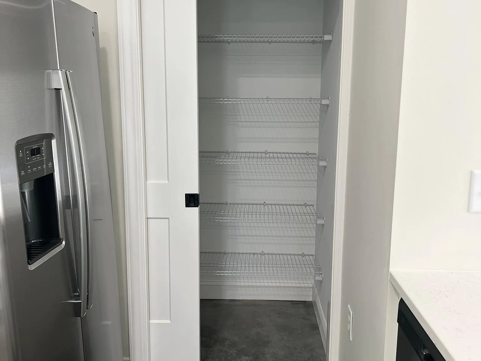 2 bed, 1169 sqft, $1,550 — Photo 3