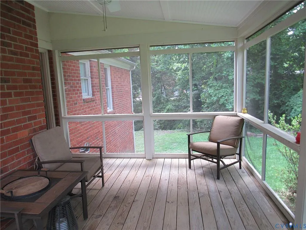 8506 Lyndale Dr — Photo 4