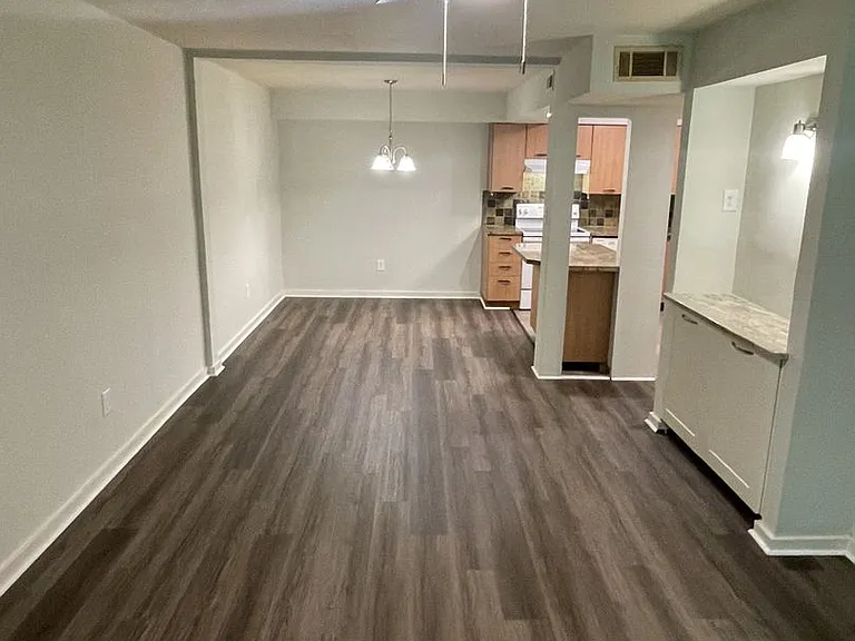 7124C Longstreet Dr — Photo 1