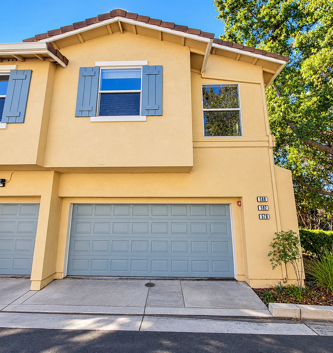 3 bed, 1443 sqft, $4,225 — Photo 2