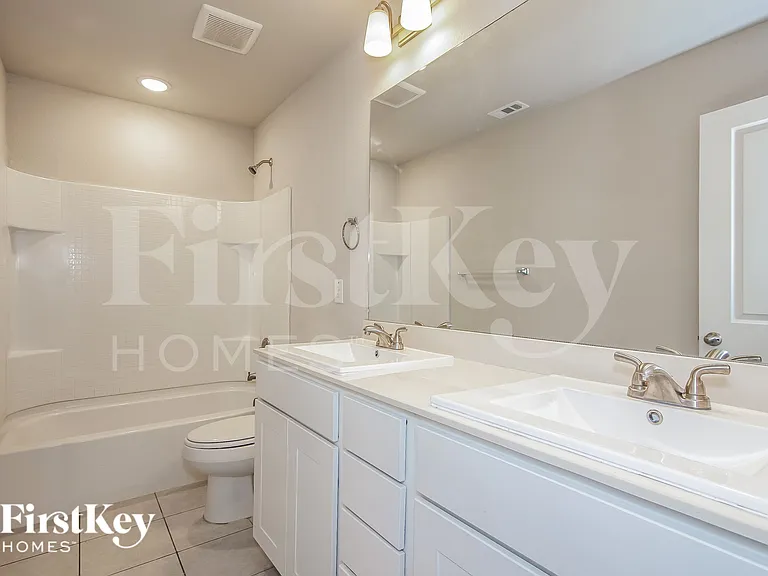 613 Sophia Way — Photo 13
