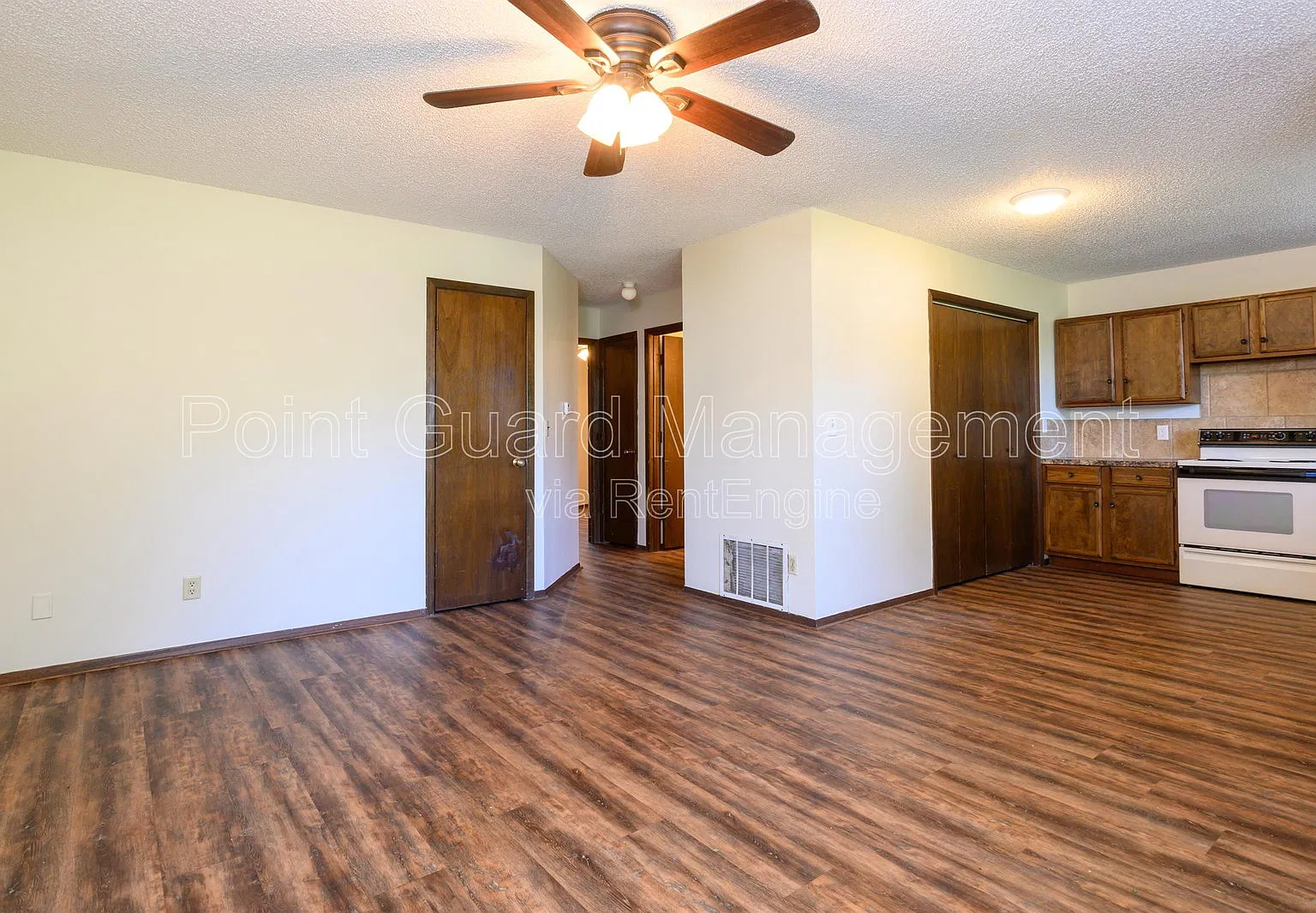 2 bed, 1.0 bath, 800 sqft, $825 — Photo 1