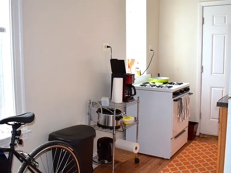 837 W Cornelia Ave #2N — Photo 6
